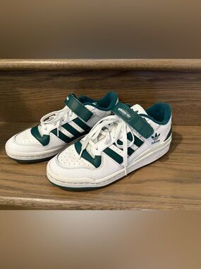 Adidas Forum Low in the White Collegiate Green colorway